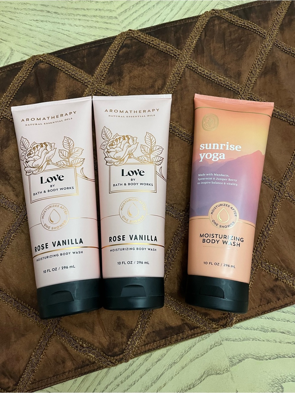 *NWT* Bath & Body Works Moisturizing Body Wash Set